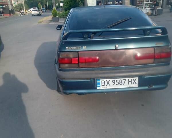Синий Рено 19, объемом двигателя 1.72 л и пробегом 123 тыс. км за 1000 $, фото 2 на Automoto.ua