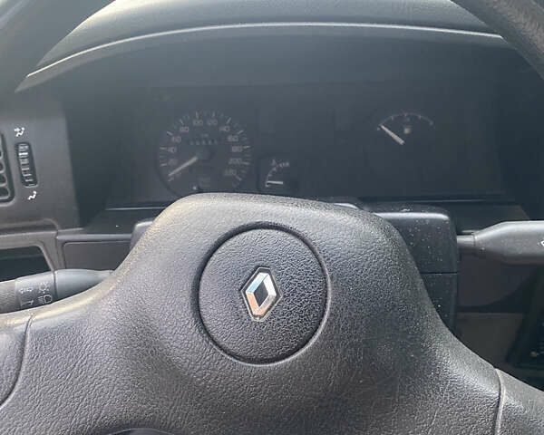 Синий Рено 19, объемом двигателя 1.4 л и пробегом 278 тыс. км за 1400 $, фото 6 на Automoto.ua
