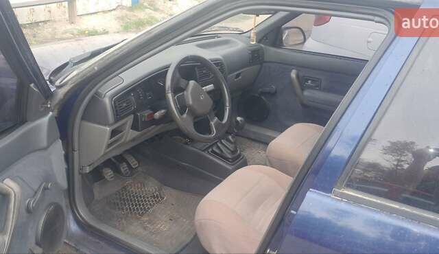 Синий Рено 19, объемом двигателя 1.4 л и пробегом 137 тыс. км за 1000 $, фото 3 на Automoto.ua