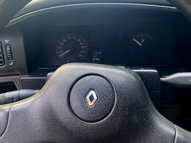 Синий Рено 19, объемом двигателя 1.4 л и пробегом 0 тыс. км за 1600 $, фото 8 на Automoto.ua
