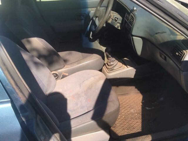 Синий Рено 19, объемом двигателя 0 л и пробегом 222 тыс. км за 500 $, фото 1 на Automoto.ua