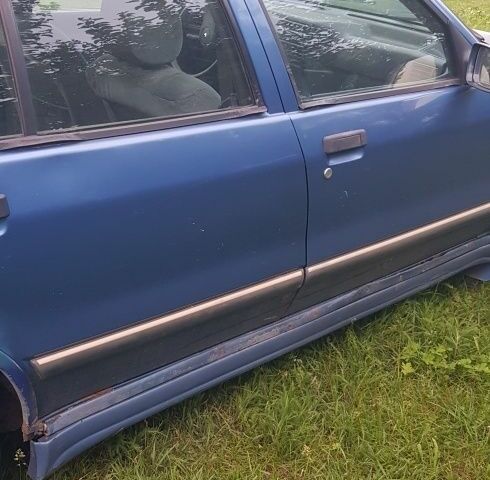 Синий Рено 19, объемом двигателя 0 л и пробегом 3 тыс. км за 1300 $, фото 2 на Automoto.ua
