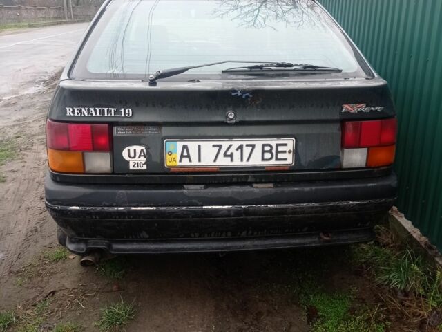Зеленый Рено 19, объемом двигателя 1.7 л и пробегом 350 тыс. км за 600 $, фото 1 на Automoto.ua