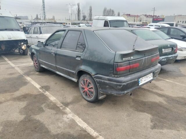 Зеленый Рено 19, объемом двигателя 1.4 л и пробегом 224 тыс. км за 550 $, фото 4 на Automoto.ua