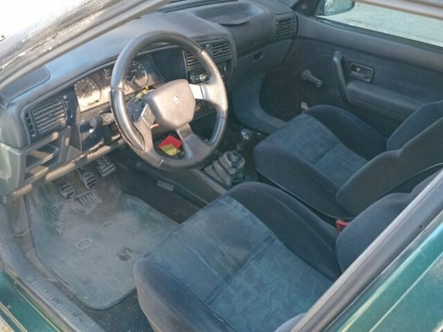 Зеленый Рено 19, объемом двигателя 1.7 л и пробегом 264 тыс. км за 800 $, фото 3 на Automoto.ua