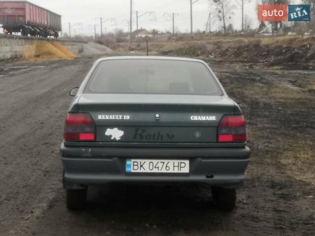 Зеленый Рено 19, объемом двигателя 1.4 л и пробегом 300 тыс. км за 500 $, фото 4 на Automoto.ua