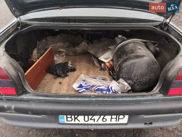 Зеленый Рено 19, объемом двигателя 1.4 л и пробегом 300 тыс. км за 500 $, фото 12 на Automoto.ua