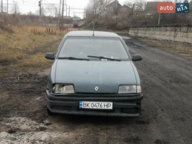 Зеленый Рено 19, объемом двигателя 1.4 л и пробегом 300 тыс. км за 500 $, фото 1 на Automoto.ua