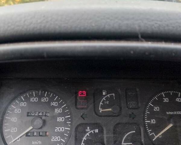 Зеленый Рено 19, объемом двигателя 1.39 л и пробегом 202 тыс. км за 1200 $, фото 17 на Automoto.ua