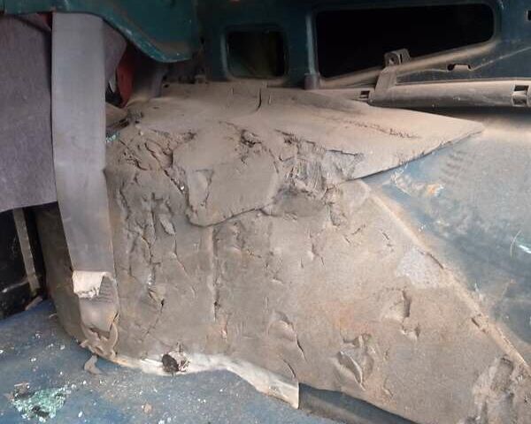 Зеленый Рено 19, объемом двигателя 1.39 л и пробегом 202 тыс. км за 1200 $, фото 16 на Automoto.ua