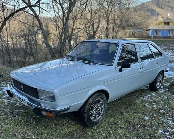 Серый Рено 20, объемом двигателя 2 л и пробегом 175 тыс. км за 1100 $, фото 4 на Automoto.ua