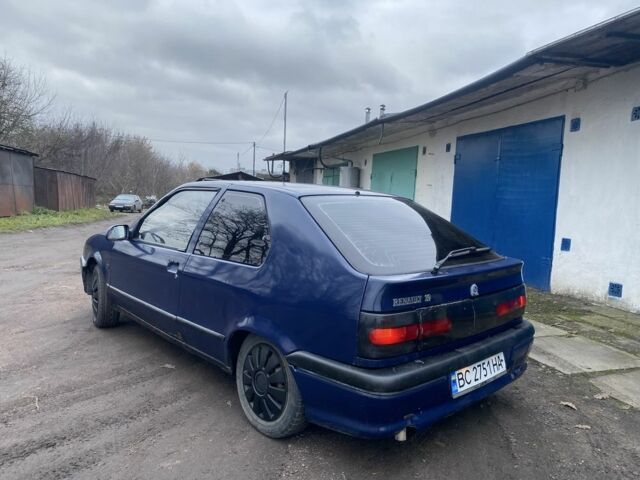 Синий Рено 20, объемом двигателя 1.4 л и пробегом 1000 тыс. км за 606 $, фото 3 на Automoto.ua