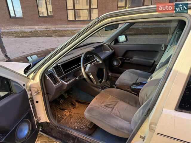 Белый Рено 21, объемом двигателя 1.72 л и пробегом 307 тыс. км за 999 $, фото 4 на Automoto.ua