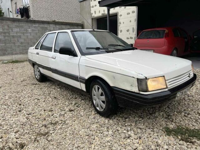 Белый Рено 21, объемом двигателя 1.7 л и пробегом 683 тыс. км за 500 $, фото 3 на Automoto.ua