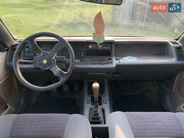 Белый Рено 21, объемом двигателя 2 л и пробегом 153 тыс. км за 599 $, фото 9 на Automoto.ua