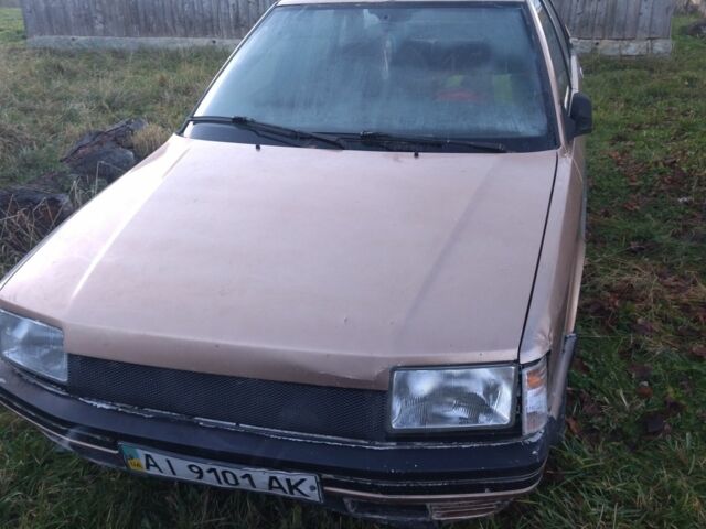 Бежевый Рено 21, объемом двигателя 2 л и пробегом 378 тыс. км за 450 $, фото 4 на Automoto.ua