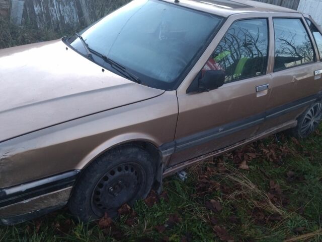 Бежевый Рено 21, объемом двигателя 2 л и пробегом 378 тыс. км за 450 $, фото 6 на Automoto.ua