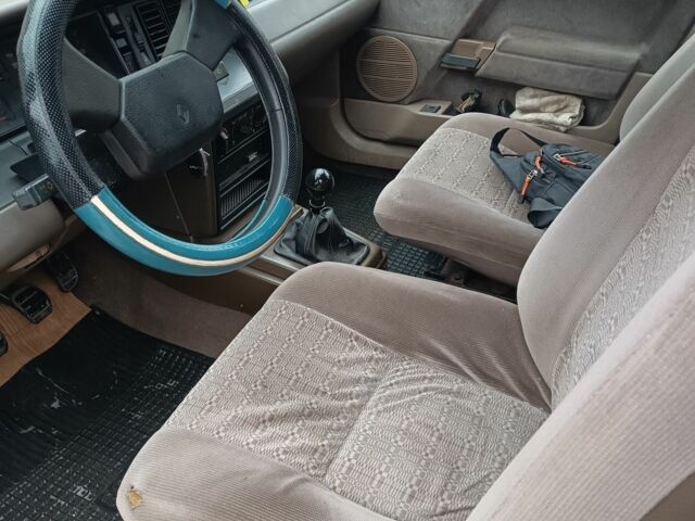 Червоний Рено 21, об'ємом двигуна 1.7 л та пробігом 345 тис. км за 954 $, фото 8 на Automoto.ua