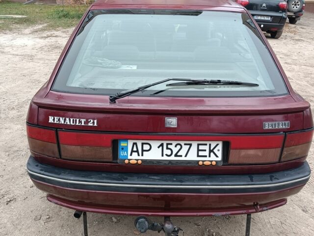 Червоний Рено 21, об'ємом двигуна 1.7 л та пробігом 345 тис. км за 954 $, фото 3 на Automoto.ua
