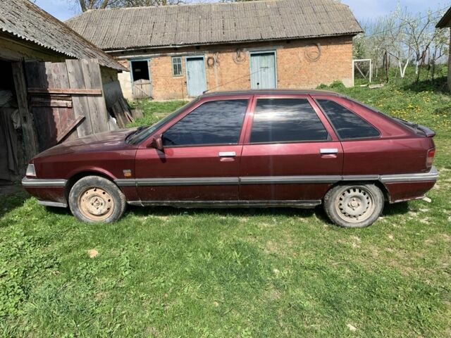 Красный Рено 21, объемом двигателя 1.7 л и пробегом 2 тыс. км за 1100 $, фото 7 на Automoto.ua
