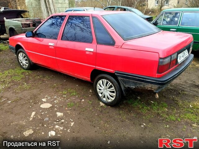 Красный Рено 21, объемом двигателя 20 л и пробегом 234 тыс. км за 1200 $, фото 2 на Automoto.ua