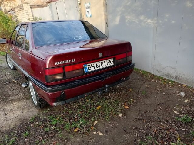 Красный Рено 21, объемом двигателя 1.7 л и пробегом 350 тыс. км за 1426 $, фото 7 на Automoto.ua