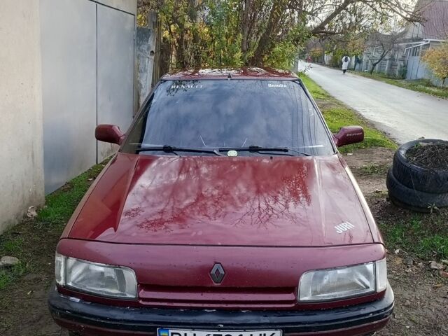 Красный Рено 21, объемом двигателя 1.7 л и пробегом 350 тыс. км за 1426 $, фото 4 на Automoto.ua