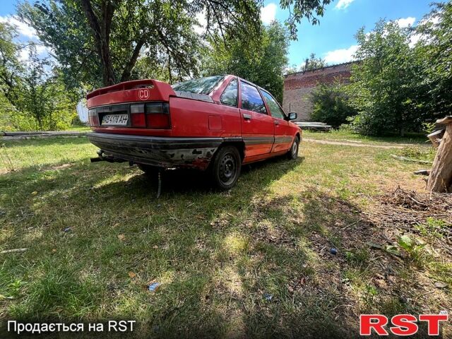 Красный Рено 21, объемом двигателя 2 л и пробегом 320 тыс. км за 499 $, фото 1 на Automoto.ua