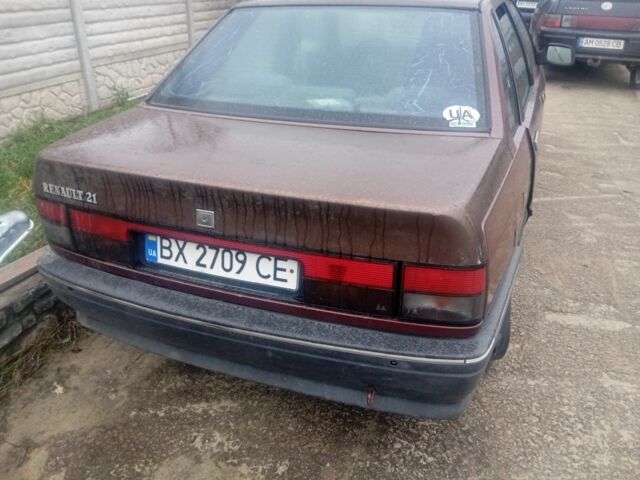 Красный Рено 21, объемом двигателя 1.7 л и пробегом 300 тыс. км за 286 $, фото 2 на Automoto.ua