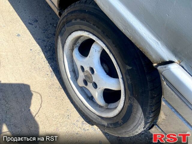 Рено 21, объемом двигателя 2.2 л и пробегом 350 тыс. км за 400 $, фото 3 на Automoto.ua