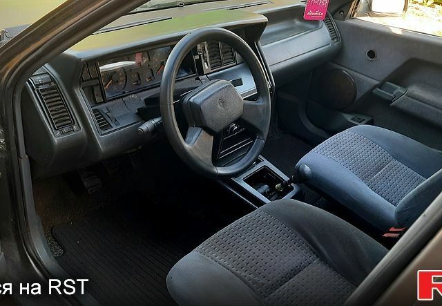 Рено 21, объемом двигателя 2.1 л и пробегом 320 тыс. км за 1200 $, фото 1 на Automoto.ua