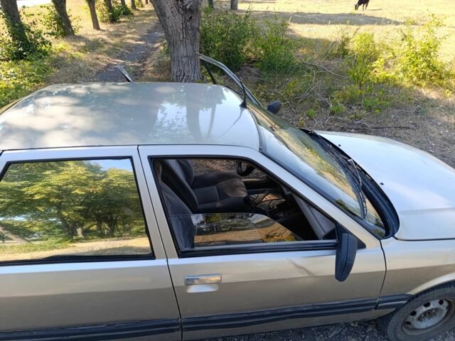 Серый Рено 21, объемом двигателя 1.7 л и пробегом 200 тыс. км за 955 $, фото 5 на Automoto.ua