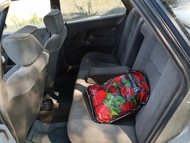 Серый Рено 21, объемом двигателя 1.7 л и пробегом 200 тыс. км за 955 $, фото 6 на Automoto.ua