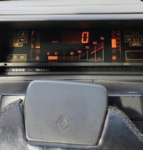 Серый Рено 21, объемом двигателя 2 л и пробегом 256 тыс. км за 300 $, фото 3 на Automoto.ua