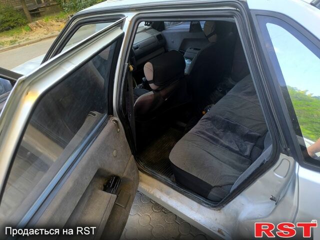 Серый Рено 21, объемом двигателя 1.7 л и пробегом 243 тыс. км за 650 $, фото 4 на Automoto.ua