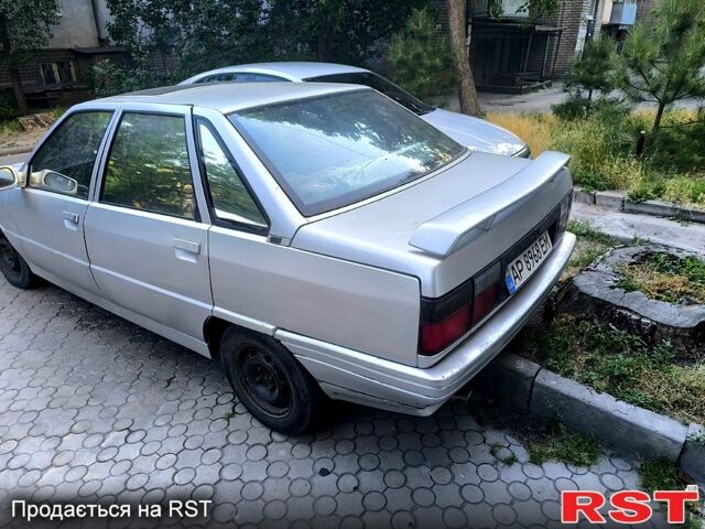 Серый Рено 21, объемом двигателя 1.7 л и пробегом 243 тыс. км за 650 $, фото 2 на Automoto.ua