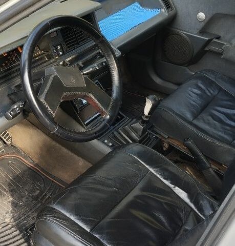 Серый Рено 21, объемом двигателя 2 л и пробегом 256 тыс. км за 300 $, фото 4 на Automoto.ua