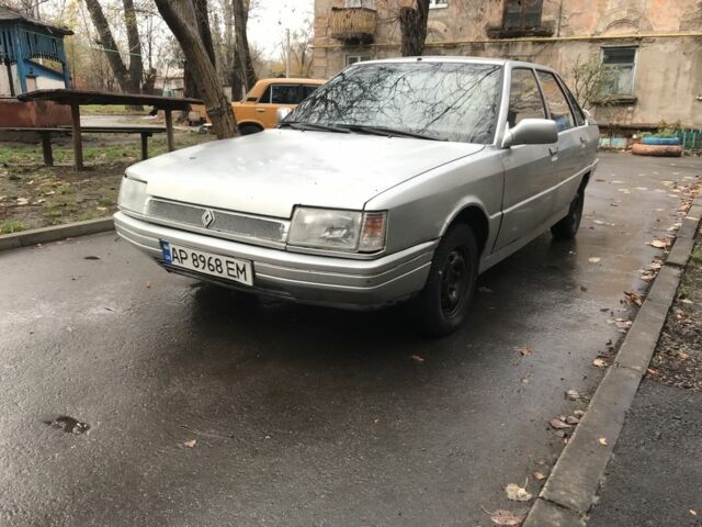 Серый Рено 21, объемом двигателя 1.7 л и пробегом 40 тыс. км за 713 $, фото 3 на Automoto.ua