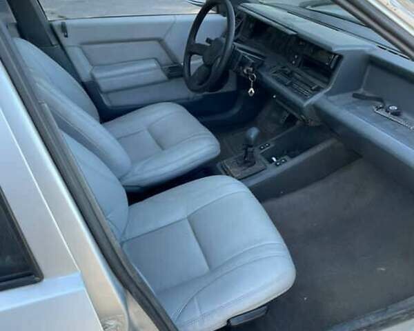 Серый Рено 21, объемом двигателя 0 л и пробегом 150 тыс. км за 600 $, фото 1 на Automoto.ua