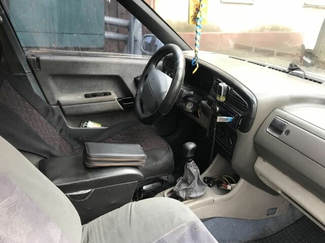 Серый Рено 21, объемом двигателя 1.7 л и пробегом 40 тыс. км за 713 $, фото 4 на Automoto.ua