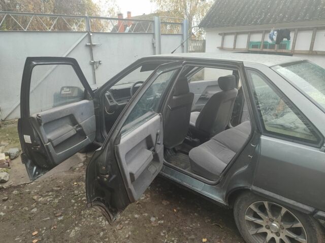 Рено 21 1988 в Житомире на Automoto.ua Серый Рено 21, объемом двигателя 1.7 л и пробегом 269 тыс. км за 550 $, фото 4 на Automoto.ua