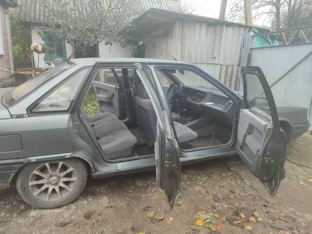 Рено 21 1988 в Житомире на Automoto.ua Серый Рено 21, объемом двигателя 1.7 л и пробегом 269 тыс. км за 550 $, фото 5 на Automoto.ua