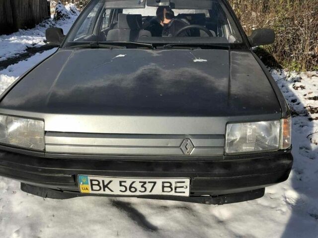 Рено 21 1988 в Житомире на Automoto.ua Серый Рено 21, объемом двигателя 1.7 л и пробегом 269 тыс. км за 550 $, фото 8 на Automoto.ua