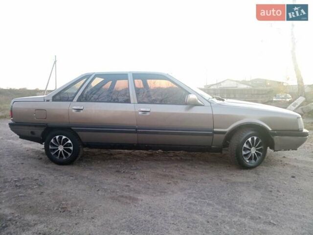 Серый Рено 21, объемом двигателя 1.7 л и пробегом 216 тыс. км за 899 $, фото 2 на Automoto.ua