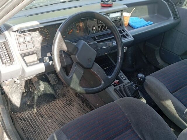 Рено 21 1989 в Кривом Роге на Automoto.ua Серый Рено 21, объемом двигателя 2.2 л и пробегом 302 тыс. км за 720 $, фото 3 на Automoto.ua