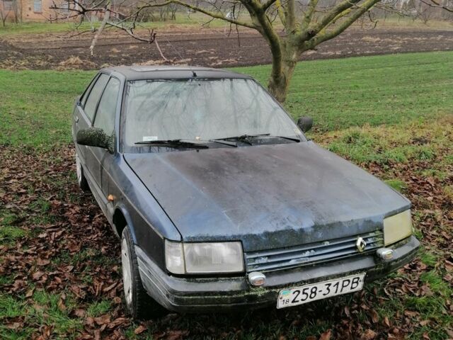 Серый Рено 21, объемом двигателя 1.7 л и пробегом 350 тыс. км за 550 $, фото 3 на Automoto.ua