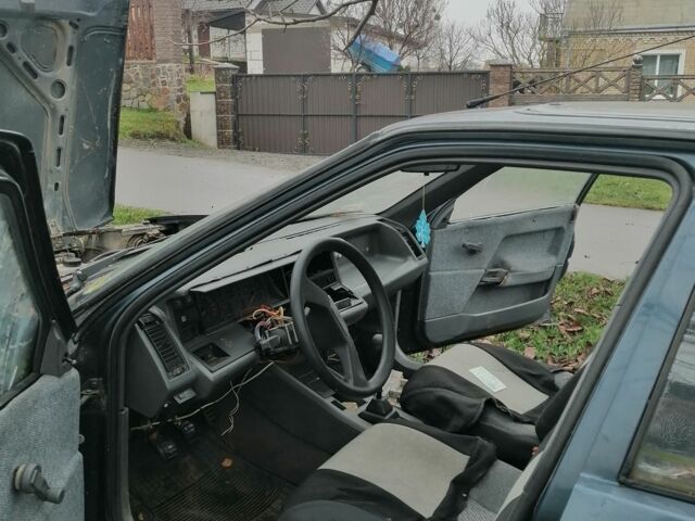 Серый Рено 21, объемом двигателя 1.7 л и пробегом 350 тыс. км за 550 $, фото 6 на Automoto.ua