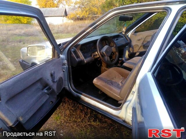 Серый Рено 21, объемом двигателя 1.7 л и пробегом 0 тыс. км за 700 $, фото 4 на Automoto.ua