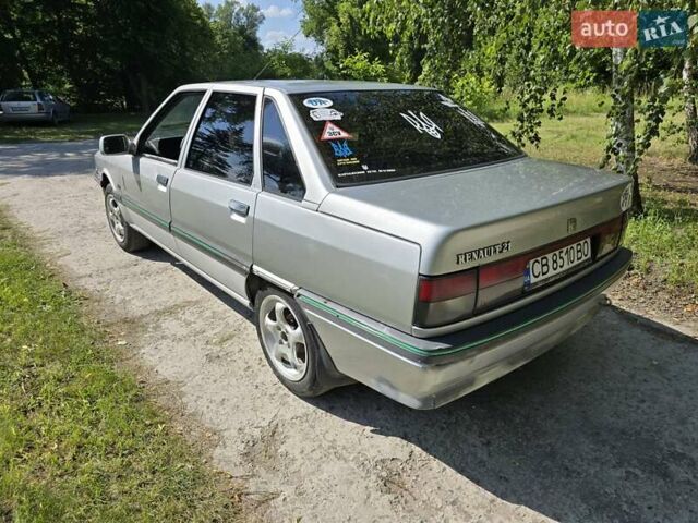 Серый Рено 21, объемом двигателя 1.7 л и пробегом 300 тыс. км за 900 $, фото 2 на Automoto.ua