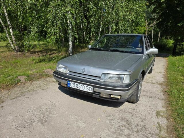 Серый Рено 21, объемом двигателя 1.7 л и пробегом 300 тыс. км за 1200 $, фото 5 на Automoto.ua